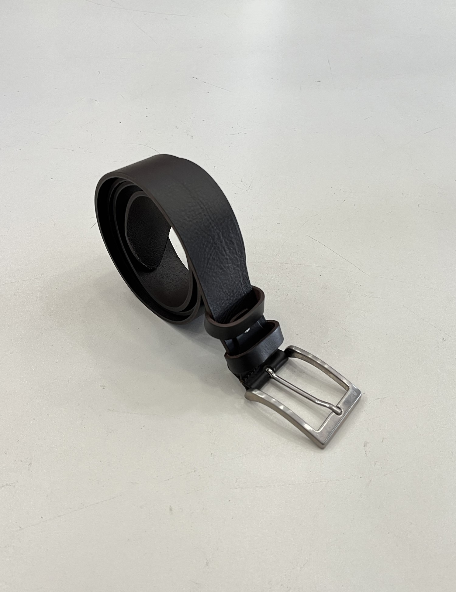 Ανδρική καφέ ζώνη δερμάτινη 250450K φωτογραφία